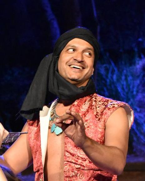 Rav Val Denegro Headshot