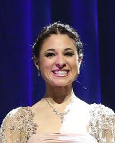 Amelie Van Tass Headshot