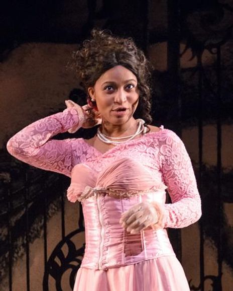 Diana Coats Headshot