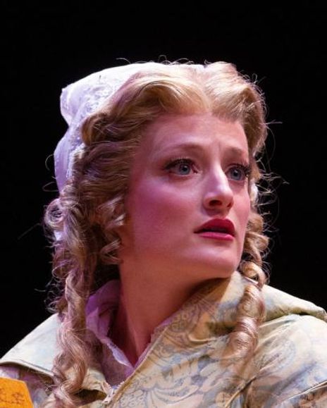 Halli Toland Headshot