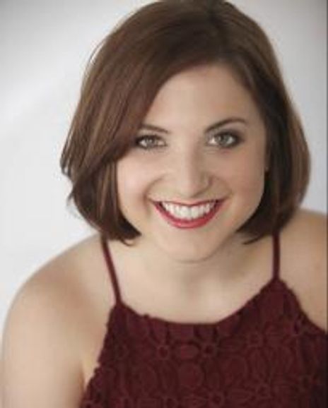 Kaitlyn Louise Smith Headshot