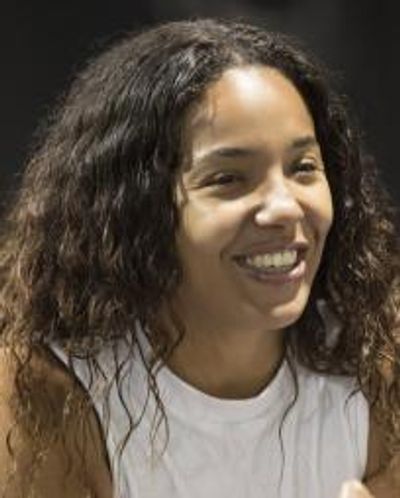 Shanay Holmes Headshot