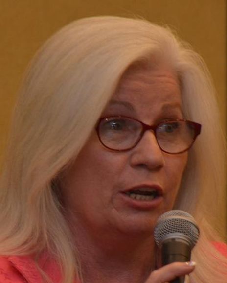 Sharon Smuth Headshot