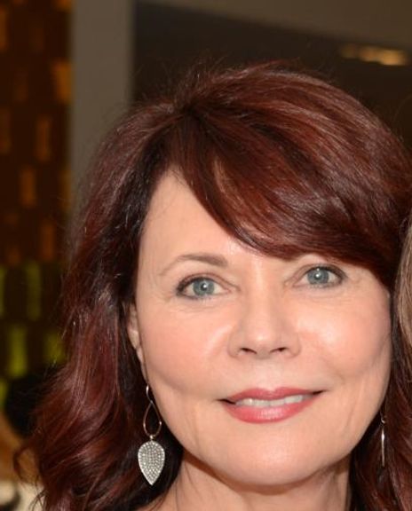 Susan Carlins Headshot