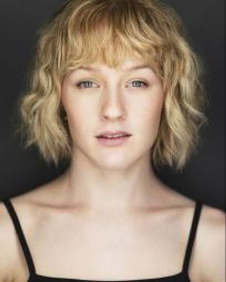 Holly Gould Headshot