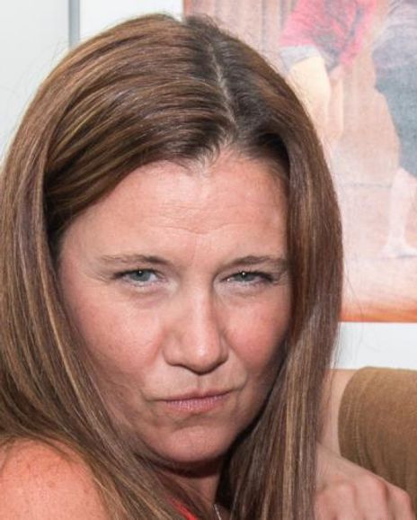 Elizabeth Kenney Headshot