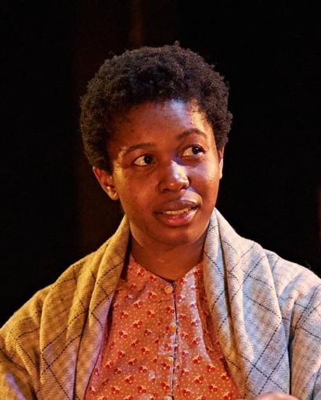 Gloria Obianyo Headshot