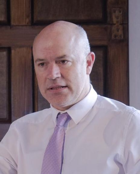 Leigh Symonds Headshot