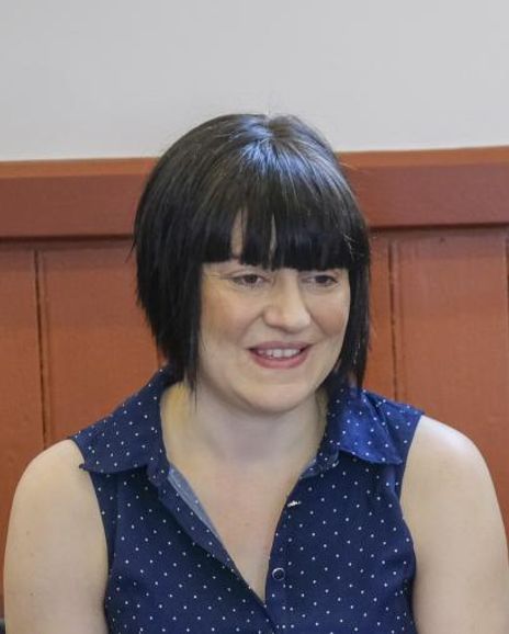 Louise Shuttleworth Headshot