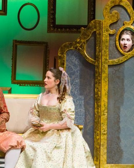 Lauren Hoag Headshot