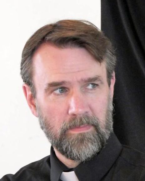 Christien Alexis Anholt Headshot