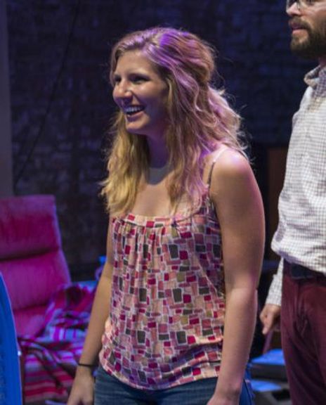 Tina Naponelli Headshot