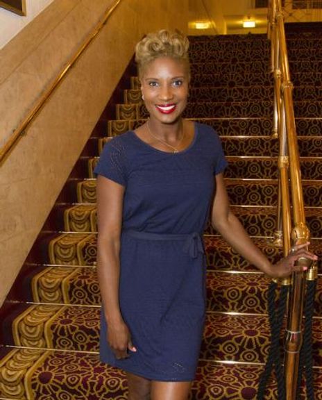 Denise Lewis Headshot