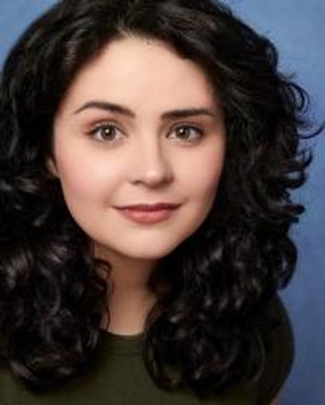 Liz Falstreau Headshot