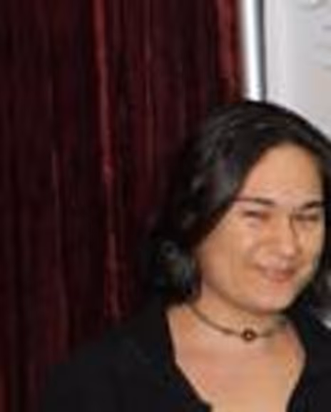 Esti Bernstein Headshot