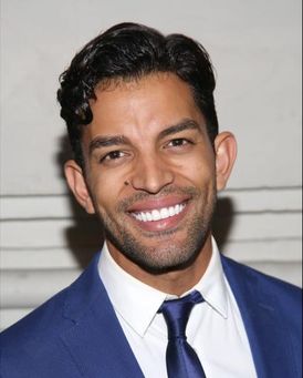 Carlos E Gonzalez Headshot