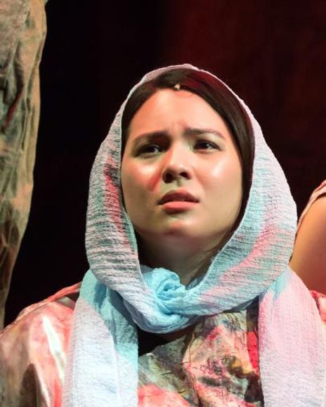 Catherine Landeta Headshot