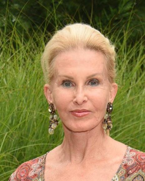 Sandra Pabst Headshot