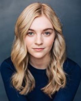 Carly Gold Headshot