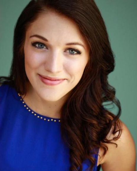 Jenna Burns Headshot