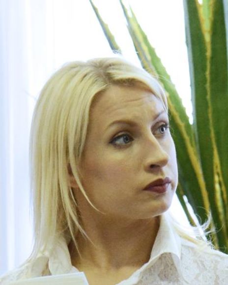 Kat Louise-Martin Headshot