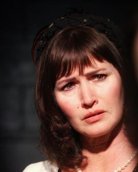 Michelle Mania Headshot