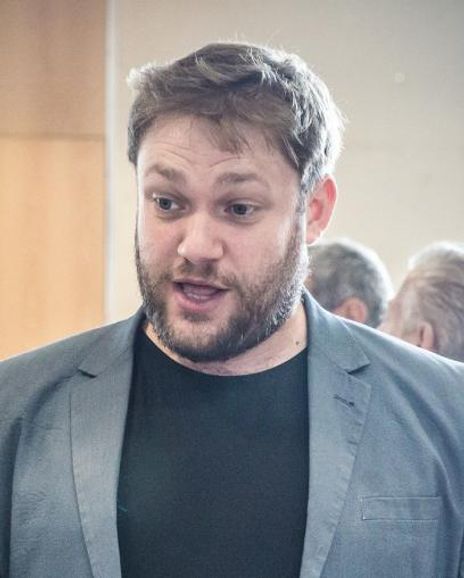 Thomas Howes Headshot