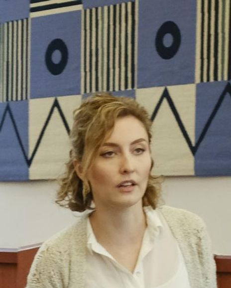 Laura Matthews Headshot