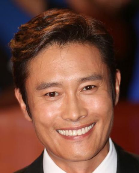 Byung-Hun Lee Headshot