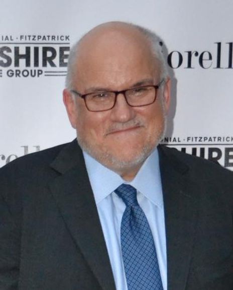 Lee Perlman Headshot