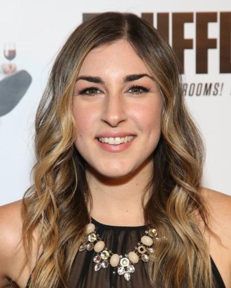 Lindsay Lavin Headshot