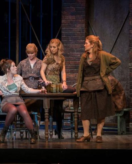 Arielle Schmidt Headshot