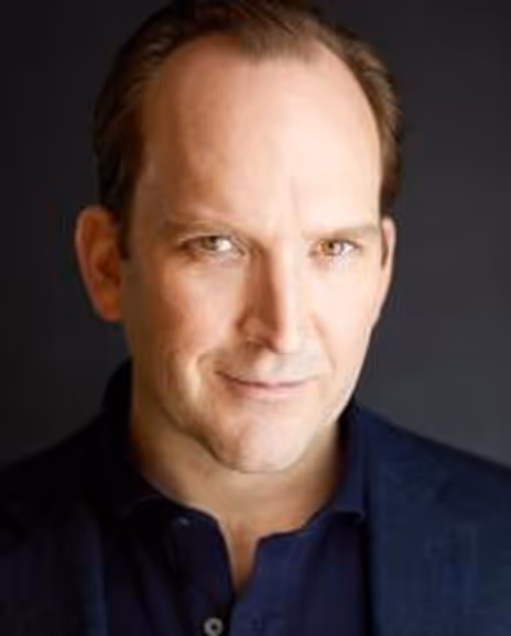 Stephen Carlile Headshot