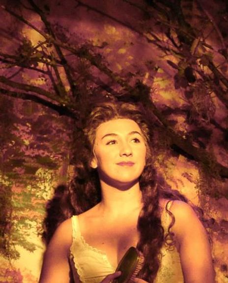 Elizabeth McMonagle Headshot