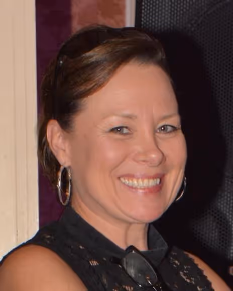 Dee Reilly Headshot