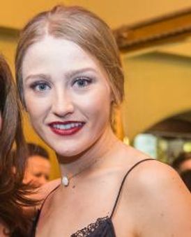 Sophie Reeves Headshot