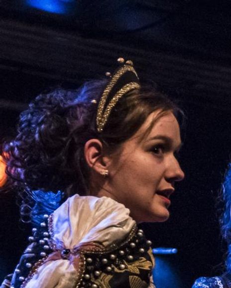 Nysa Loudon Headshot