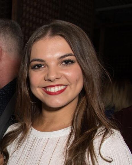 Chloe Hewitt Headshot