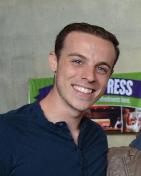 Ethan Kasnett Headshot