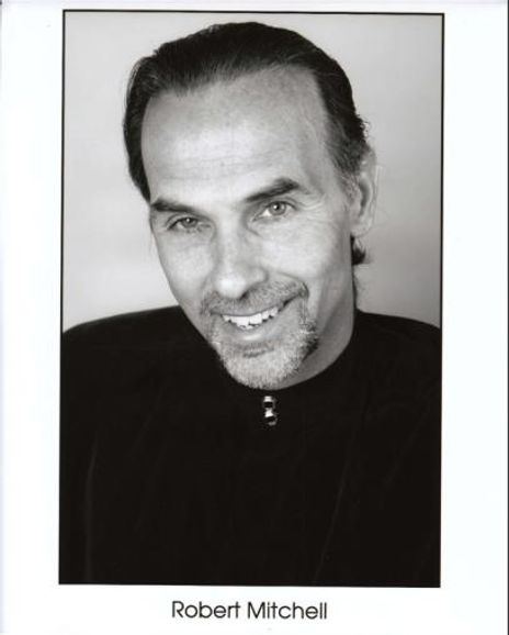 robert mitchell Headshot