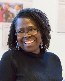 Ellen Thomas Headshot