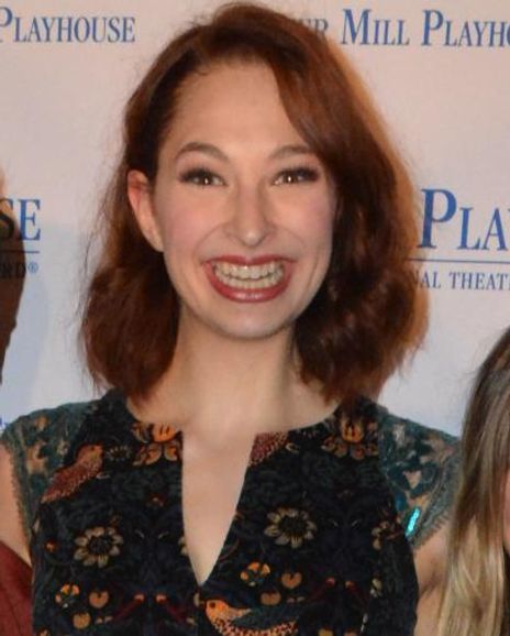 Hannah Flam Headshot