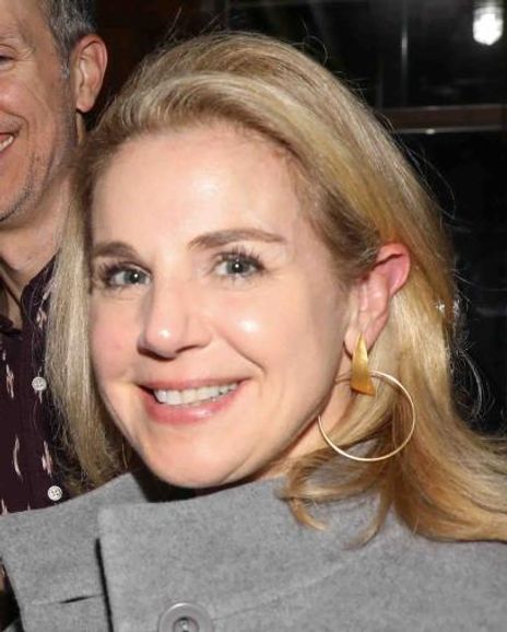 Kelly Ashton Albano Headshot