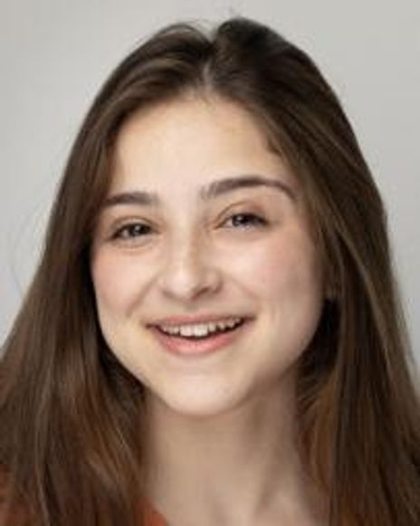 Ella Bennett Kahan Headshot