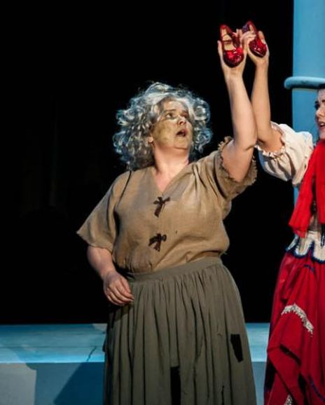 Victoria Waddington Headshot