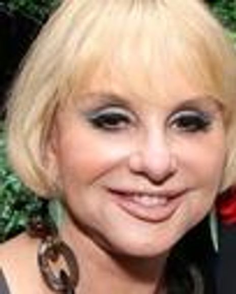 Louise Evins Headshot