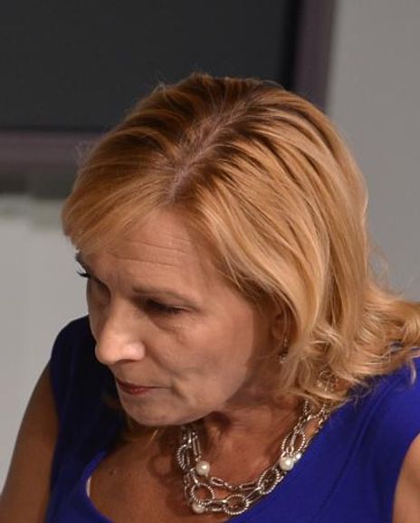 Nancy Kutzer Headshot