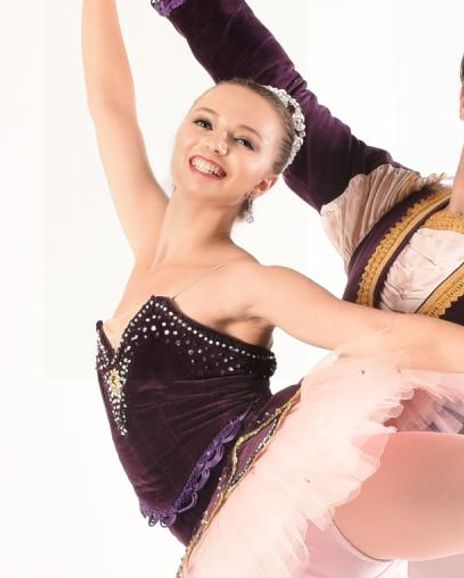 Ashley Tetens Headshot