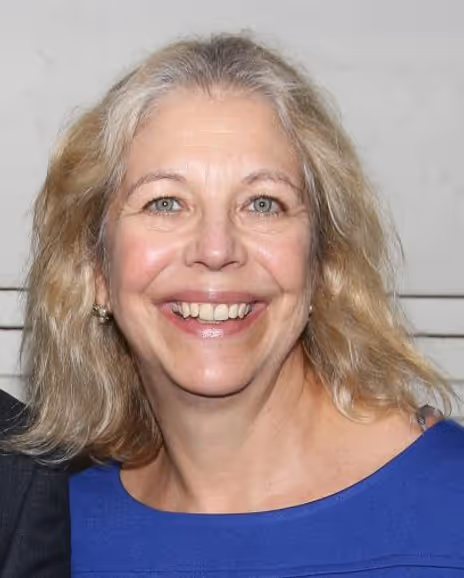 Amy Bennett McIntosh Headshot