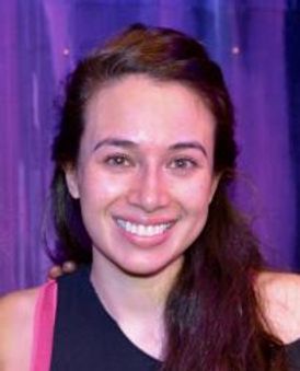 Julie Ann Earls Headshot